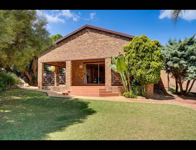 2 BEDROOM TOWNHOUSE FOR SALE IN ALLEN'S NEK